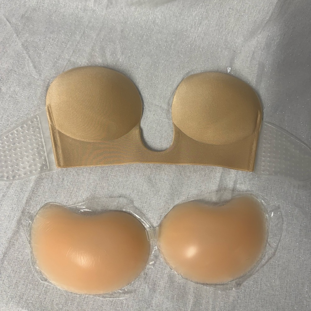 Source Unknown Nude Adhesive Strapless Bra Set